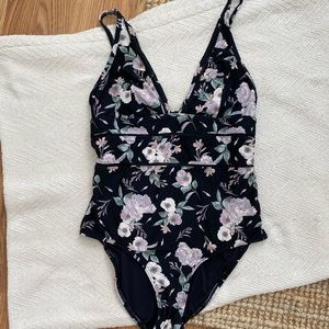 One piece swim suit